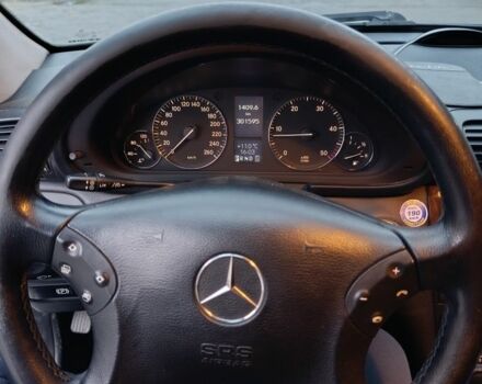 Черный Мерседес 220, объемом двигателя 2.1 л и пробегом 302 тыс. км за 3700 $, фото 15 на Automoto.ua