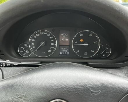 Черный Мерседес 220, объемом двигателя 2.1 л и пробегом 377 тыс. км за 5750 $, фото 12 на Automoto.ua