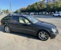 Чорний Мерседес 220, об'ємом двигуна 2.1 л та пробігом 207 тис. км за 7521 $, фото 1 на Automoto.ua
