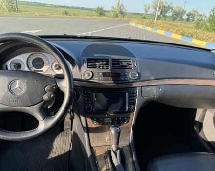 Черный Мерседес 220, объемом двигателя 2.2 л и пробегом 315 тыс. км за 11350 $, фото 15 на Automoto.ua