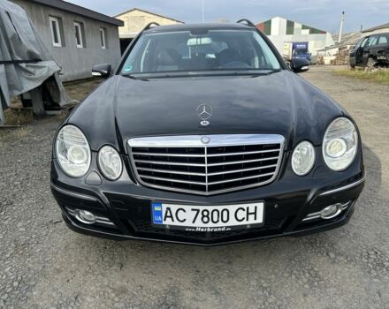 Черный Мерседес 220, объемом двигателя 2.1 л и пробегом 396 тыс. км за 8500 $, фото 7 на Automoto.ua