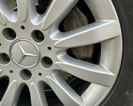 Черный Мерседес 220, объемом двигателя 2.1 л и пробегом 396 тыс. км за 8500 $, фото 8 на Automoto.ua