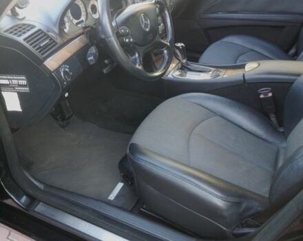 Черный Мерседес 220, объемом двигателя 2.1 л и пробегом 285 тыс. км за 7999 $, фото 1 на Automoto.ua