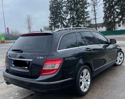 Черный Мерседес 220, объемом двигателя 0 л и пробегом 280 тыс. км за 7799 $, фото 2 на Automoto.ua
