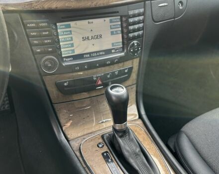 Черный Мерседес 220, объемом двигателя 2.1 л и пробегом 396 тыс. км за 8500 $, фото 13 на Automoto.ua