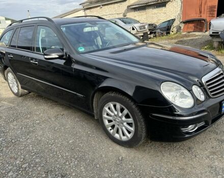 Черный Мерседес 220, объемом двигателя 2.1 л и пробегом 396 тыс. км за 8500 $, фото 6 на Automoto.ua