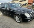 Черный Мерседес 220, объемом двигателя 2.1 л и пробегом 396 тыс. км за 8500 $, фото 6 на Automoto.ua