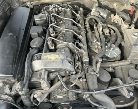 Черный Мерседес 220, объемом двигателя 2.1 л и пробегом 396 тыс. км за 8500 $, фото 19 на Automoto.ua