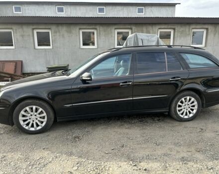 Черный Мерседес 220, объемом двигателя 2.1 л и пробегом 396 тыс. км за 8500 $, фото 1 на Automoto.ua