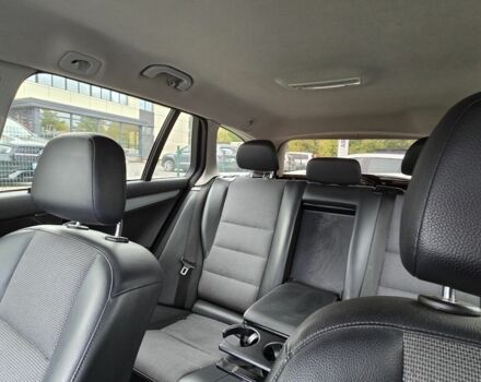 Черный Мерседес 220, объемом двигателя 2.2 л и пробегом 294 тыс. км за 7900 $, фото 4 на Automoto.ua