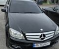 Черный Мерседес 220, объемом двигателя 2.2 л и пробегом 294 тыс. км за 7900 $, фото 1 на Automoto.ua