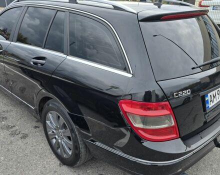 Черный Мерседес 220, объемом двигателя 2.2 л и пробегом 294 тыс. км за 7900 $, фото 2 на Automoto.ua