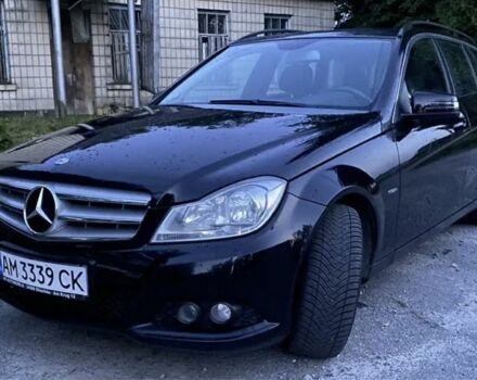 Чорний Мерседес 220, об'ємом двигуна 2.2 л та пробігом 310 тис. км за 9500 $, фото 1 на Automoto.ua