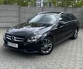 Черный Мерседес 220, объемом двигателя 2.1 л и пробегом 265 тыс. км за 15600 $, фото 1 на Automoto.ua