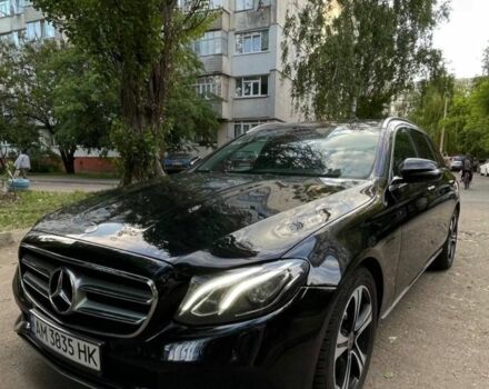 Черный Мерседес 220, объемом двигателя 2 л и пробегом 220 тыс. км за 21500 $, фото 12 на Automoto.ua