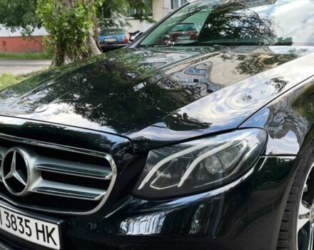 Черный Мерседес 220, объемом двигателя 2 л и пробегом 220 тыс. км за 21500 $, фото 13 на Automoto.ua