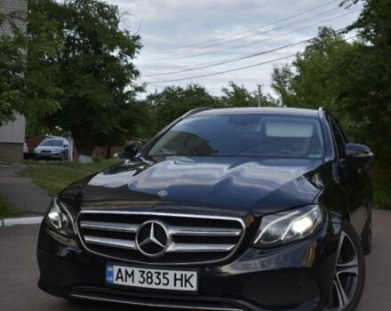 Черный Мерседес 220, объемом двигателя 2 л и пробегом 220 тыс. км за 21500 $, фото 8 на Automoto.ua