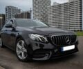 Черный Мерседес 220, объемом двигателя 2 л и пробегом 226 тыс. км за 20000 $, фото 1 на Automoto.ua
