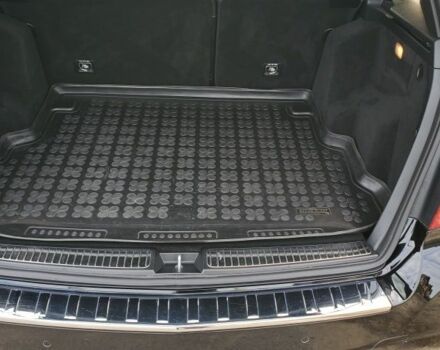 Черный Мерседес 220, объемом двигателя 2.1 л и пробегом 166 тыс. км за 19000 $, фото 7 на Automoto.ua