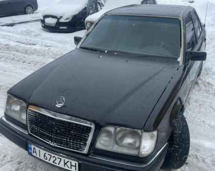 Чорний Мерседес 220, об'ємом двигуна 2.2 л та пробігом 370 тис. км за 2150 $, фото 1 на Automoto.ua