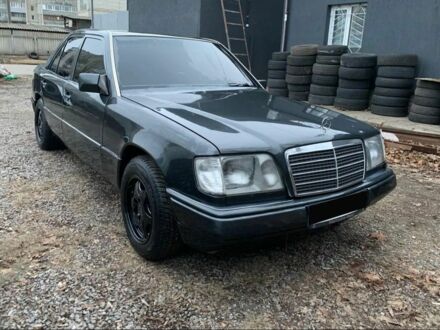 Мерседес 220 1994 в Сумах на Automoto.ua Черный Мерседес 220, объемом двигателя 0 л и пробегом 360 тыс. км за 3800 $, фото 1 на Automoto.ua