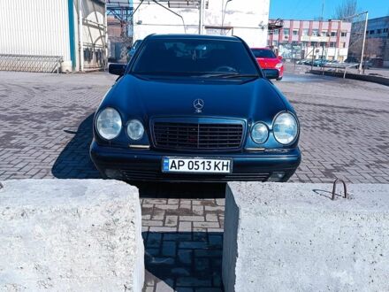 Мерседес 220 1997 в Запорожье на Automoto.ua Черный Мерседес 220, объемом двигателя 2.2 л и пробегом 417 тыс. км за 5100 $, фото 1 на Automoto.ua