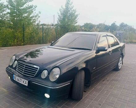 Чорний Мерседес 220, об'ємом двигуна 2.1 л та пробігом 450 тис. км за 4500 $, фото 1 на Automoto.ua