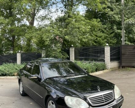 Черный Мерседес 220, объемом двигателя 3.2 л и пробегом 350 тыс. км за 4999 $, фото 1 на Automoto.ua