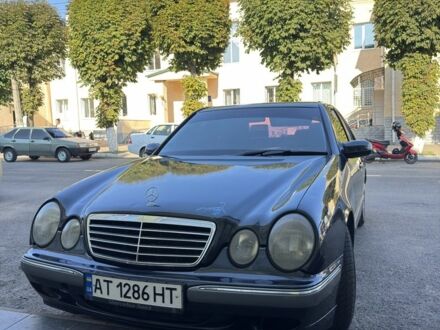 Чорний Мерседес 220, об'ємом двигуна 2.2 л та пробігом 400 тис. км за 4200 $, фото 1 на Automoto.ua