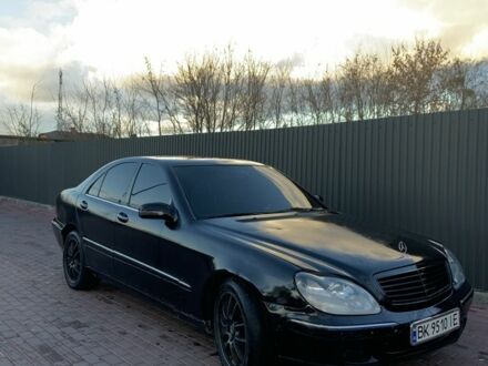 Черный Мерседес 220, объемом двигателя 3.2 л и пробегом 431 тыс. км за 4300 $, фото 1 на Automoto.ua