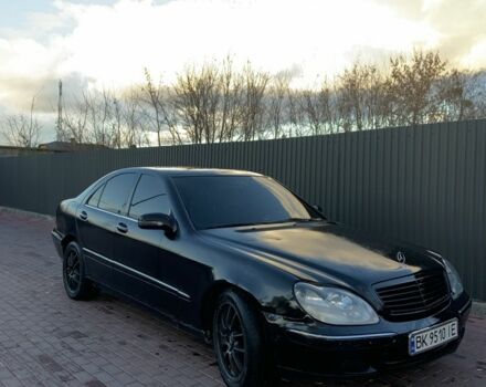 Чорний Мерседес 220, об'ємом двигуна 3.2 л та пробігом 431 тис. км за 4300 $, фото 1 на Automoto.ua