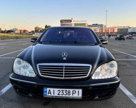 Черный Мерседес 220, объемом двигателя 4 л и пробегом 400 тыс. км за 7000 $, фото 1 на Automoto.ua