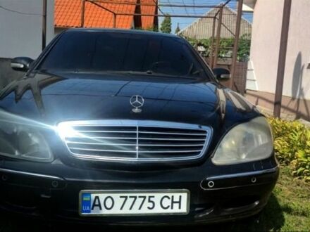 Чорний Мерседес 220, об'ємом двигуна 3.2 л та пробігом 300 тис. км за 3950 $, фото 1 на Automoto.ua