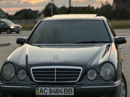 Чорний Мерседес 220, об'ємом двигуна 2.2 л та пробігом 500 тис. км за 4519 $, фото 1 на Automoto.ua