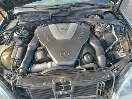 Черный Мерседес 220, объемом двигателя 4 л и пробегом 313 тыс. км за 4300 $, фото 1 на Automoto.ua