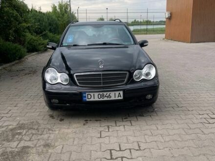 Мерседес 220 2002 в Черновцах на Automoto.ua Черный Мерседес 220, объемом двигателя 2.2 л и пробегом 530 тыс. км за 4000 $, фото 1 на Automoto.ua