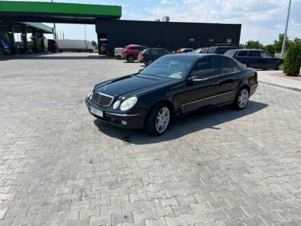 Чорний Мерседес 220, об'ємом двигуна 1.8 л та пробігом 440 тис. км за 5300 $, фото 1 на Automoto.ua