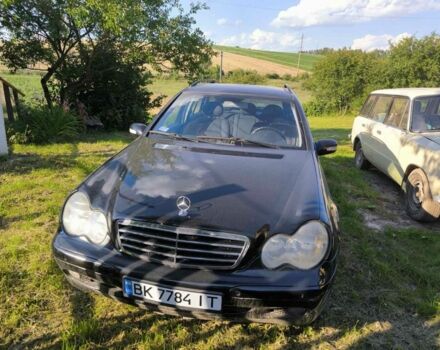 Чорний Мерседес 220, об'ємом двигуна 2.1 л та пробігом 280 тис. км за 2750 $, фото 1 на Automoto.ua