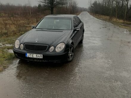 Чорний Мерседес 220, об'ємом двигуна 2.2 л та пробігом 348 тис. км за 3100 $, фото 1 на Automoto.ua