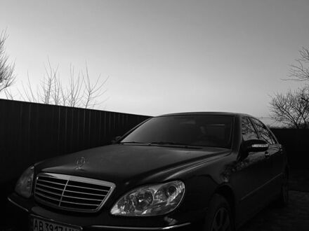Мерседес 220 2005 у Смеле на Automoto.ua Чорний Мерседес 220, об'ємом двигуна 3.7 л та пробігом 296 тис. км за 5200 $, фото 1 на Automoto.ua