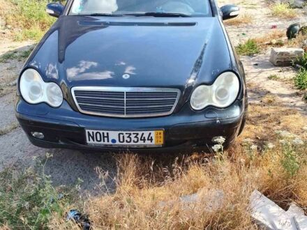 Мерседес 220 2006 в Александрие на Automoto.ua Черный Мерседес 220, объемом двигателя 2 л и пробегом 260 тыс. км за 3500 $, фото 1 на Automoto.ua