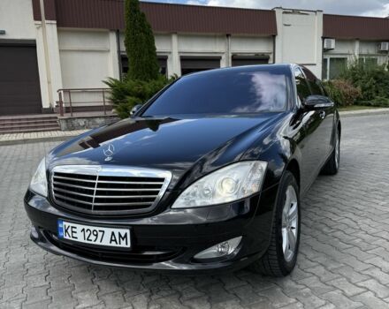 Чорний Мерседес 220, об'ємом двигуна 4.7 л та пробігом 156 тис. км за 9200 $, фото 1 на Automoto.ua