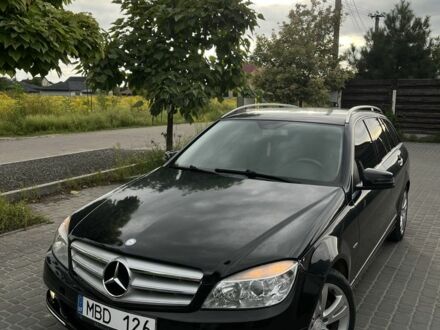 Мерседес 220 2010 в Сарнах на Automoto.ua Черный Мерседес 220, объемом двигателя 2.2 л и пробегом 400 тыс. км за 5350 $, фото 1 на Automoto.ua