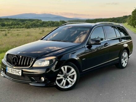Мерседес 220 2010 у Мукачеве на Automoto.ua Чорний Мерседес 220, об'ємом двигуна 2.1 л та пробігом 252 тис. км за 8900 $, фото 1 на Automoto.ua