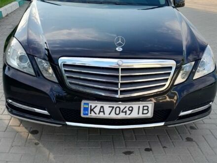 Чорний Мерседес 220, об'ємом двигуна 2.1 л та пробігом 3 тис. км за 10000 $, фото 1 на Automoto.ua