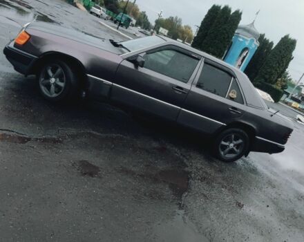 Фиолетовый Мерседес 220, объемом двигателя 2.6 л и пробегом 500 тыс. км за 2000 $, фото 6 на Automoto.ua