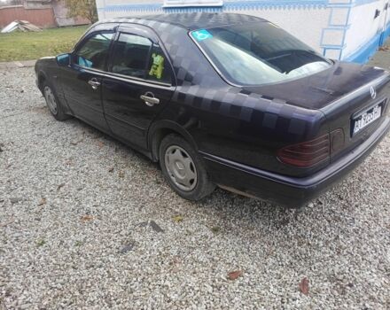 Фіолетовий Мерседес 220, об'ємом двигуна 2.2 л та пробігом 2 тис. км за 2000 $, фото 3 на Automoto.ua