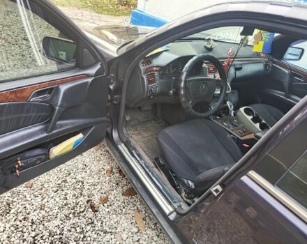 Фіолетовий Мерседес 220, об'ємом двигуна 2.2 л та пробігом 2 тис. км за 2000 $, фото 5 на Automoto.ua