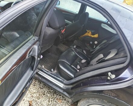 Фіолетовий Мерседес 220, об'ємом двигуна 2.2 л та пробігом 2 тис. км за 2000 $, фото 4 на Automoto.ua