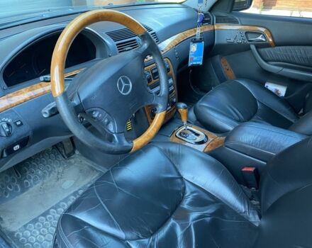 Фіолетовий Мерседес 220, об'ємом двигуна 4.9 л та пробігом 245 тис. км за 5967 $, фото 4 на Automoto.ua